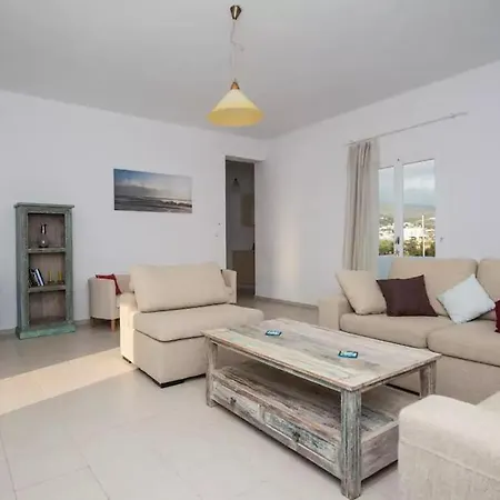 Adorable 3 Bedroom Maisonette In Pounta Pounda