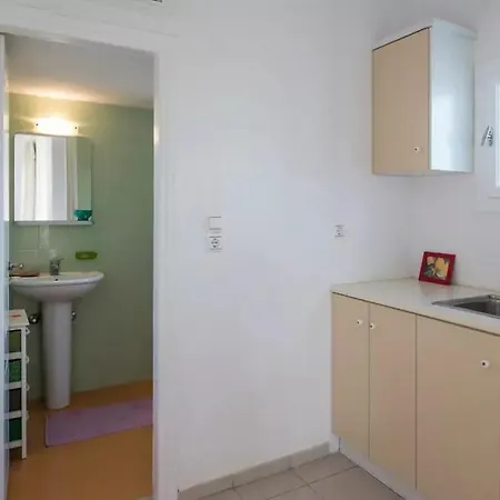 Adorable 3 Bedroom Maisonette In Pounta Apartman